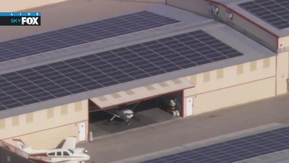 Máy bay bị đánh cắp rơi xuống phi trường Van Nuys 1 ta5pd4vbcww642tj