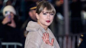 Taylor Swift đáp trả lời chỉ trích, khẳng định không 'biến mất' 4 Taylor Swift đáp trả lời chỉ trích, khẳng định không ‘biến mất’