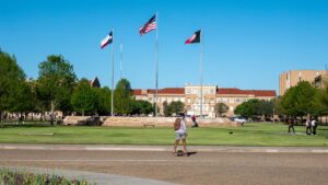 Hệ thống Đại học Texas Tech Hạn chế Giảng dạy về Chủng tộc và Giới tính, Giảng viên Có thể Bị Kỷ luật