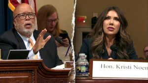 Dân Biểu Dân Chủ Bị Chỉ Trích Vì Gọi Vụ Nổ Súng Vệ Binh Quốc Gia là 'Tai Nạn Đáng Tiếc' 28 Dân Biểu Dân Chủ Bị Chỉ Trích Vì Gọi Vụ Nổ Súng Vệ Binh Quốc Gia là ‘Tai Nạn Đáng Tiếc’