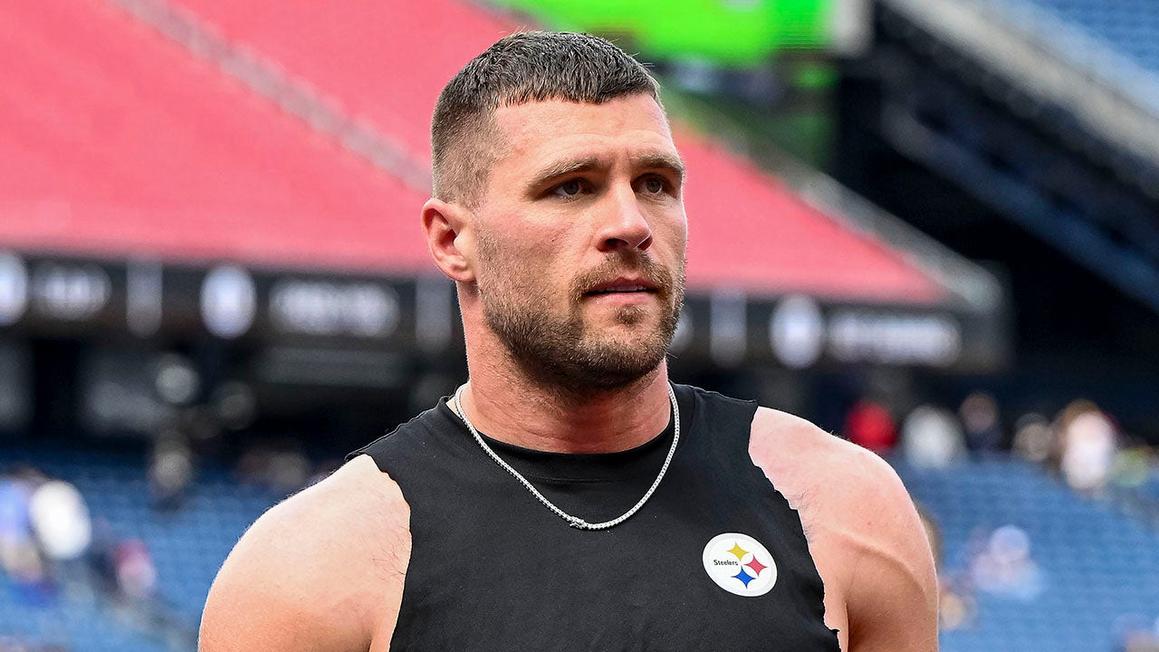 Ngôi sao Steelers nhập viện, khả năng ra sân còn bỏ ngỏ 1 tj watt looks on steelers patriots