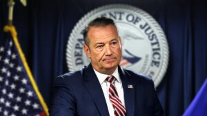 ICE Điều Tra Các Cơ Sở Nghi Ngờ Gian Lận ở Minnesota