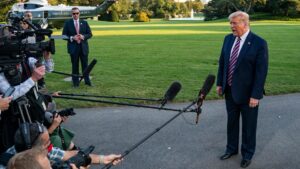 Lịch trình cá nhân của Tổng Thống Donald Trump trong tầm ngắm của truyền thông 27 Lịch trình cá nhân của Tổng Thống Donald Trump trong tầm ngắm của truyền thông