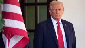 Tổng Thống Donald Trump Chọn Cách ‘Im Lặng’ về Kế Hoạch Chăm Sóc Sức Khỏe của Đảng Cộng Hòa