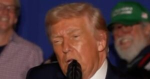 Tổng Thống Donald Trump cập nhật tình hình Vệ binh Quốc gia bị thương 27 Tổng Thống Donald Trump cập nhật tình hình Vệ binh Quốc gia bị thương