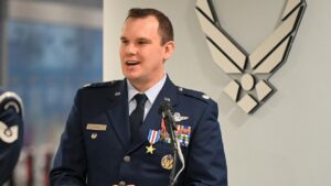 Phi công F-16 Hoa Kỳ được trao Huân chương Sao Bạc vì nhiệm vụ ở Trung Đông