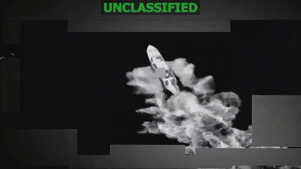 Quân đội Mỹ không kích tiêu diệt các tàu buôn ma túy 1 venezuelan boat strike