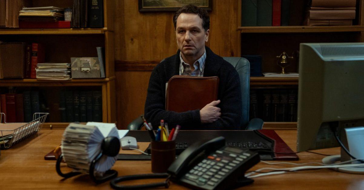 Apple TV Giới Thiệu Loạt Phim Mới với Matthew Rhys 1 widows bay matthew rhys