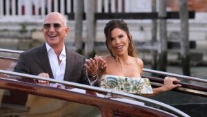 Vợ chồng tỷ phú Jeff Bezos trao 5 triệu đô la cho tổ chức giáo dục về đa dạng thần kinh