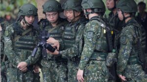 Vì sao Trung Quốc tập trận quân sự gần Đài Loan? 11 Vì sao Trung Quốc tập trận quân sự gần Đài Loan?