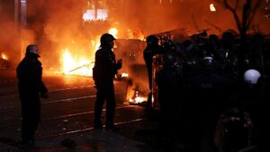 Chính phủ Bulgaria Rút Dự Luật Ngân Sách Gây Tranh Cãi Sau Các Cuộc Biểu Tình Lớn