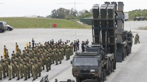 Nhật Bản duyệt chi ngân sách quốc phòng kỷ lục để đối phó Trung Quốc