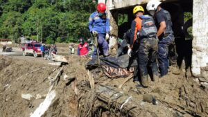 Nỗ Lực Cứu Trợ Sau Lũ Lụt Tại Indonesia, Sri Lanka, Thái Lan Khi Số Người Chết Gia Tăng