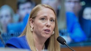 Chủ tịch Ủy ban Cơ hội Việc làm Mỹ kêu gọi đàn ông da trắng tố cáo phân biệt đối xử