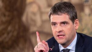 Tòa án Lithuania kết tội lãnh đạo đảng cầm quyền vì kích động thù hận người Do Thái 3 Tòa án Lithuania kết tội lãnh đạo đảng cầm quyền vì kích động thù hận người Do Thái