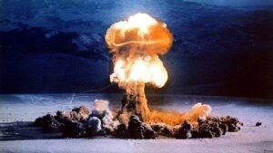 Quan chức Mỹ bảo vệ bình luận về thử nghiệm hạt nhân của Tổng Thống Donald Trump 11 Quan chức Mỹ bảo vệ bình luận về thử nghiệm hạt nhân của Tổng Thống Donald Trump