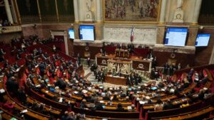 Pháp Chạy Đua Ngăn Chặn Tình Trạng Đóng Cửa Chính Phủ Kiểu Mỹ