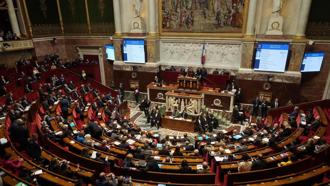 Pháp Chạy Đua Ngăn Chặn Tình Trạng Đóng Cửa Chính Phủ Kiểu Mỹ 1