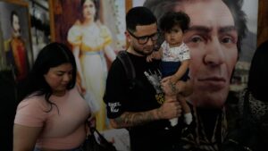 Di dân Venezuela đòi công lý sau phán quyết của Thẩm phán Mỹ 4 Di dân Venezuela đòi công lý sau phán quyết của Thẩm phán Mỹ