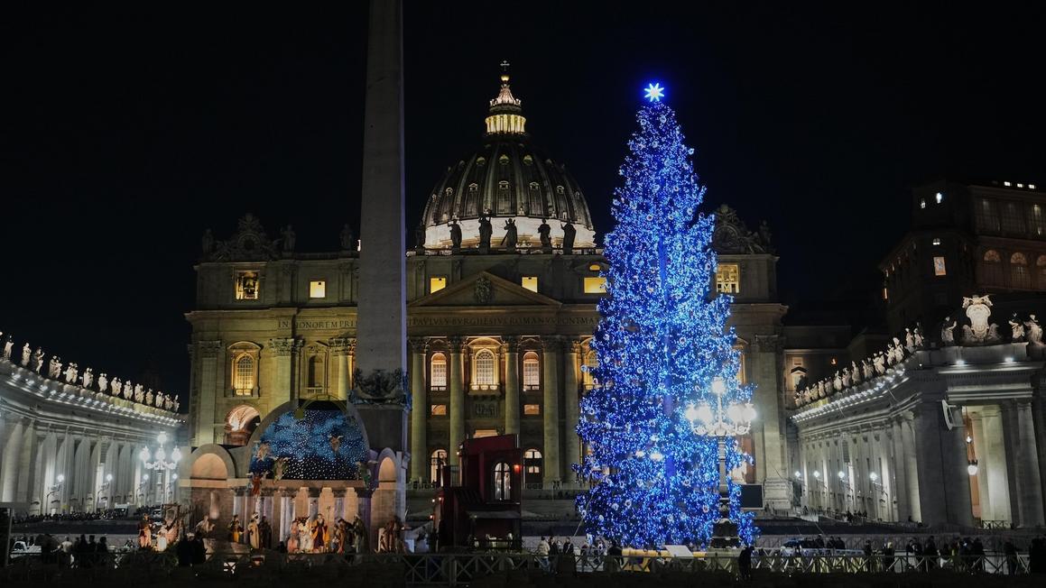 Vatican Khai Mạc Cảnh Giáng Sinh và Thắp Sáng Cây Thông Noel 1