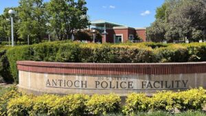 Thành phố Antioch cải tổ cảnh sát sau vụ bê bối tin nhắn phân biệt chủng tộc 35 Thành phố Antioch cải tổ cảnh sát sau vụ bê bối tin nhắn phân biệt chủng tộc