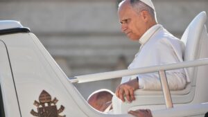 Đức Giáo Hoàng gặp mật vụ Ý, kêu gọi hành xử đạo đức 18 Đức Giáo Hoàng gặp mật vụ Ý, kêu gọi hành xử đạo đức