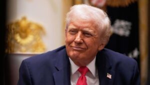 Tổng Thống Donald Trump Nhắm Vào Cộng Đồng Người Somali Tại Minnesota Bằng Những Lời Lẽ Gay Gắt và Chính Sách Cứng Rắn