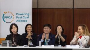 Cam kết khí hậu của Hàn Quốc mâu thuẫn với việc Mỹ thúc đẩy mua khí đốt tự nhiên hóa lỏng (LNG)