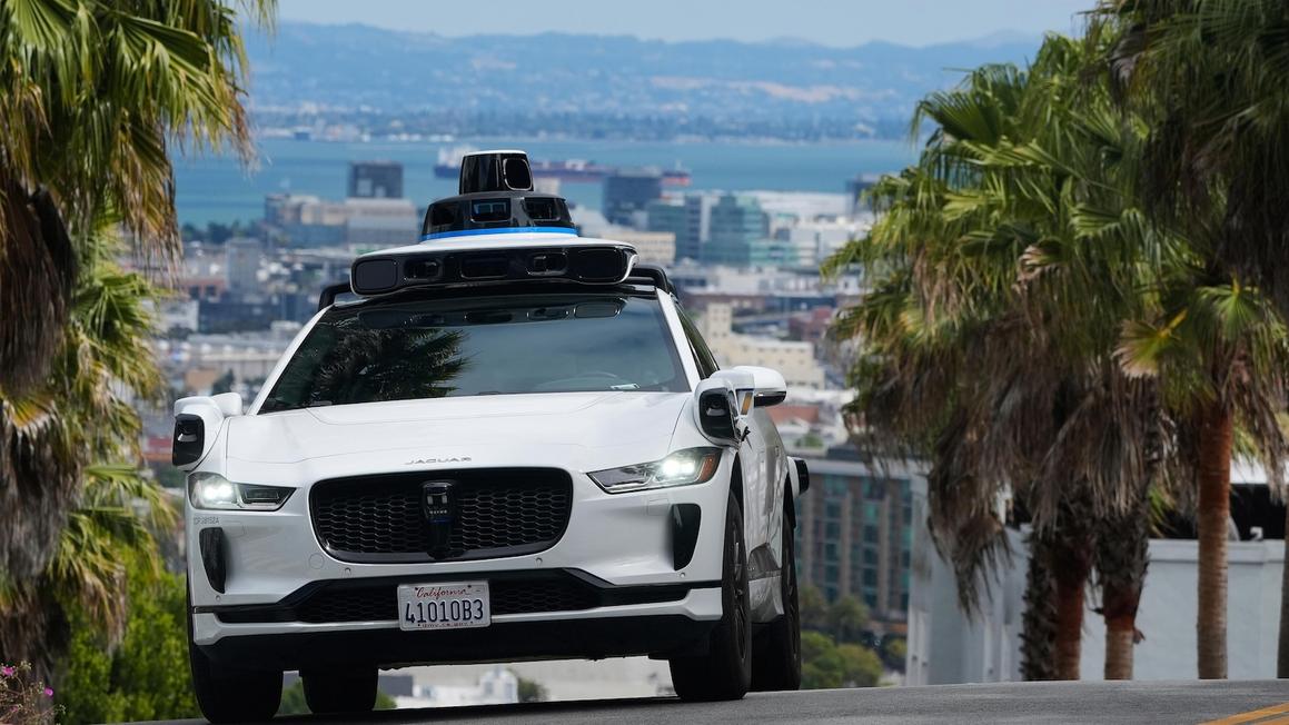 Một Phụ Nữ San Francisco Sinh Con trên Xe Tự Lái Waymo 1