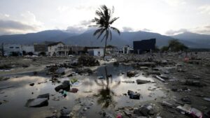 Ghi âm 911 hé lộ thảm kịch lũ lụt kinh hoàng tại Texas 32 Ghi âm 911 hé lộ thảm kịch lũ lụt kinh hoàng tại Texas