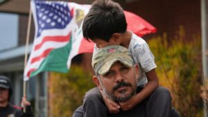 Vụ xả súng làm hai thành viên Vệ binh Quốc gia bị thương dẫn đến các biện pháp hạn chế nhập cư mới của Hoa Kỳ