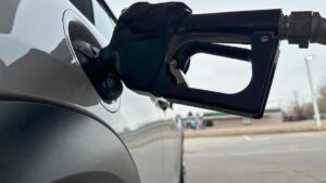 Giá xăng dầu giảm trong mùa Lễ Tạ Ơn tại Mỹ