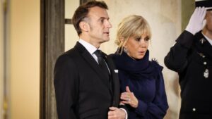 Bà Brigitte Macron bị chỉ trích vì dùng lời lẽ miệt thị nhắm vào người biểu tình nữ quyền