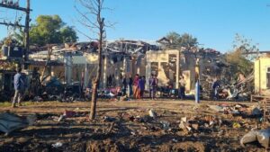 Quân đội Myanmar thừa nhận không kích bệnh viện, gây nhiều thương vong 7 Quân đội Myanmar thừa nhận không kích bệnh viện, gây nhiều thương vong