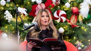 Bà Melania Trump thăm bệnh nhi nhân dịp lễ