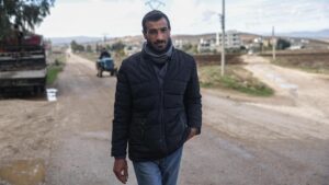 Syria vật lộn để hàn gắn vết thương một năm sau khi Tổng Thống Assad bị lật đổ