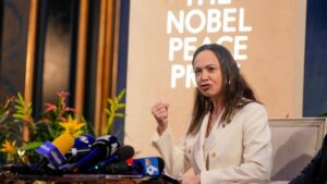 Nhà tranh đấu Venezuela Machado dự định về nước bất chấp Maduro