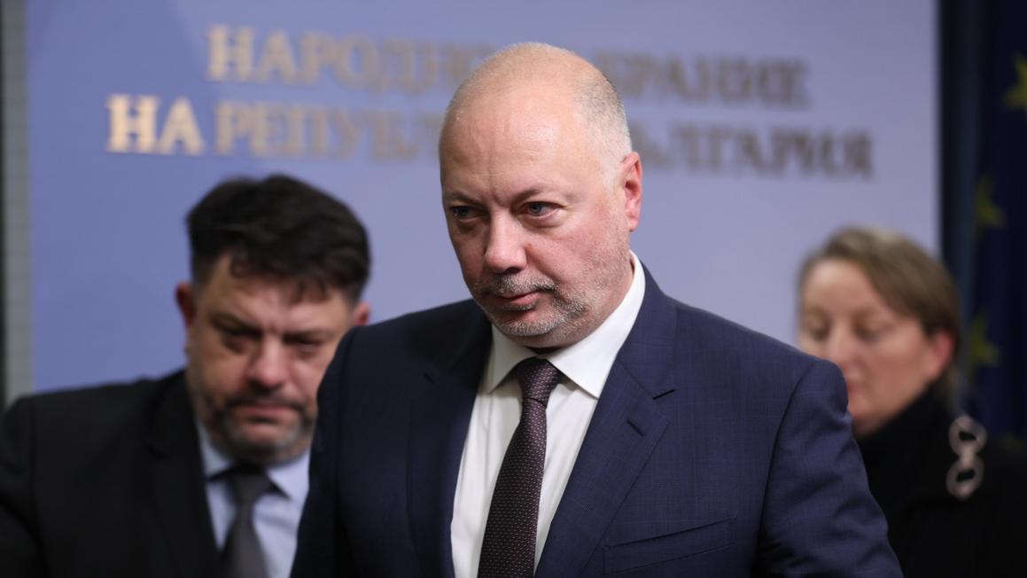 Tổng thống Bulgaria sẽ tham vấn về nội các mới sau khi chính phủ sụp đổ 1