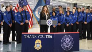 TSA muốn chấm dứt thỏa thuận làm việc tập thể với nhân viên an ninh sân bay