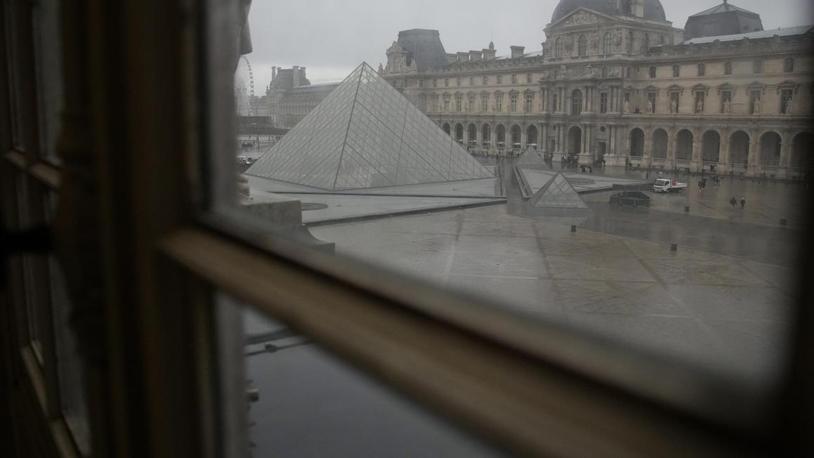 Kẻ trộm Louvre tẩu thoát trong gang tấc, theo điều tra của Thượng Viện 1