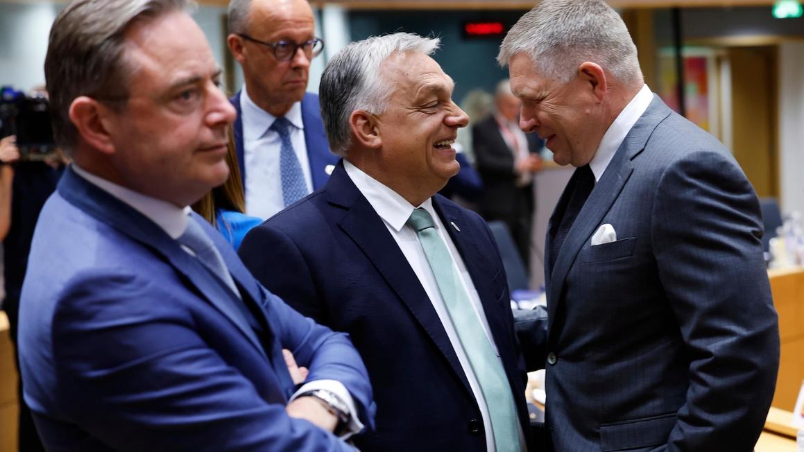 Áp lực nội bộ, Thủ tướng Bỉ đối mặt với thử thách về viện trợ Ukraine 1