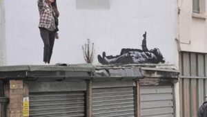 Nghệ sĩ Banksy hé lộ tác phẩm mới tại London