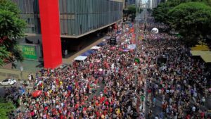 Hàng chục ngàn phụ nữ Brazil biểu tình phản đối bạo hành giới tính