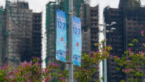 Bầu cử ở Hong Kong bị phủ bóng đen bởi vụ hỏa hoạn