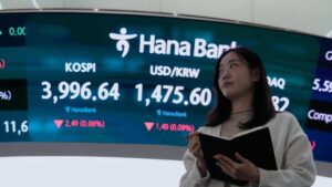 Cổ phiếu châu Á tăng, giá dầu tăng vọt sau khi Tổng Thống Donald Trump ra lệnh phong tỏa tàu chở dầu Venezuela