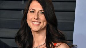 Nữ tỷ phú MacKenzie Scott tặng 7.1 tỷ đô la cho các tổ chức phi lợi nhuận năm 2025