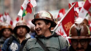 Công nhân Bolivia biểu tình phản đối cắt giảm trợ cấp nhiên liệu