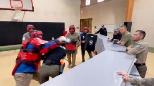 Các bài tập huấn luyện cảnh sát gây chết người và thương tích trên khắp nước Mỹ