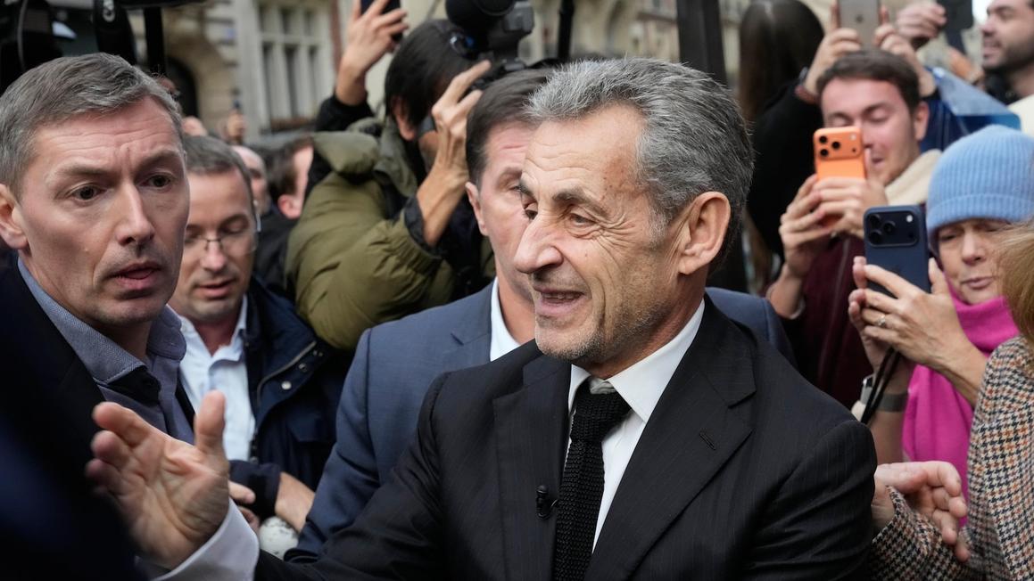 Cựu Tổng Thống Pháp Sarkozy kể về những ngày trong tù 1