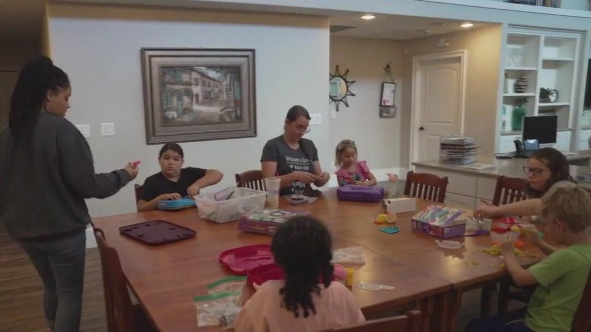 Tổ chức tại Houston mang đến mái ấm dài lâu cho trẻ em 1 y8wlye206bdmd8d7